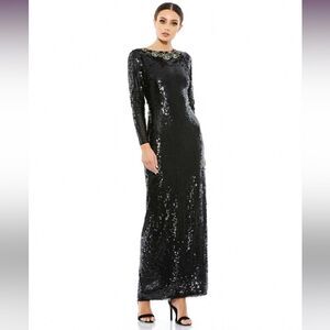 Mac Duggal  Beaded Neckline Sequins Black 
Long Sleeve Dress.Size 6